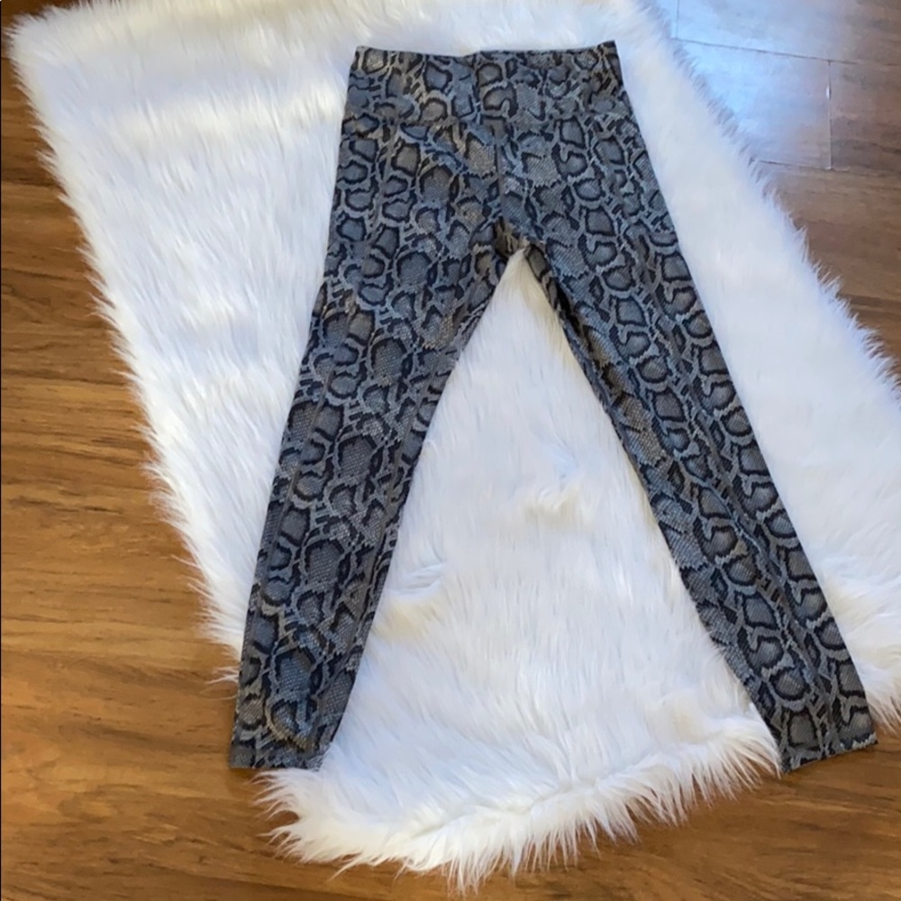 Stylish Snake Print Leggings